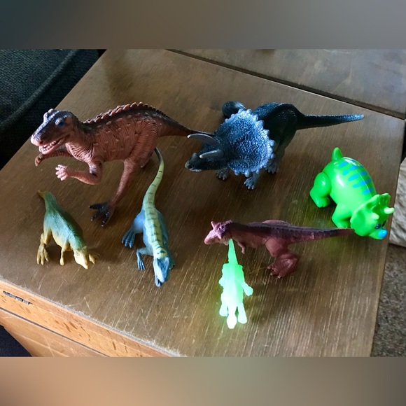 2/$10 Lot Vinyl Toy Dinosaurs Plastic Tyrannosaurus Rex Triceratops Dinos Toys - Picture 3 of 9